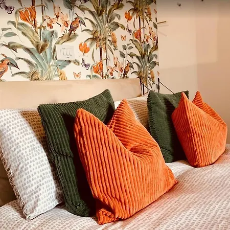 Bream Loft, Dog Friendly, Wood Burner, Walking Distance To Holiday home *