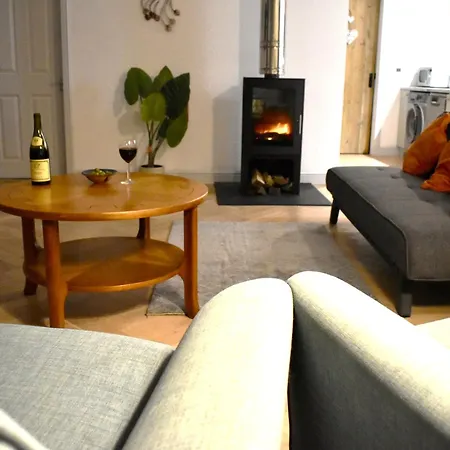 Bream Loft, Dog Friendly, Wood Burner, Walking Distance To *