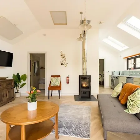 Bream Loft, Dog Friendly, Wood Burner, Walking Distance To *