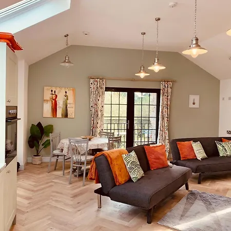 Bream Loft, Dog Friendly, Wood Burner, Walking Distance To Holiday home Falmouth