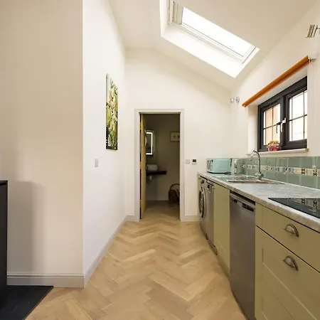 Bream Loft, Dog Friendly, Wood Burner, Walking Distance To Holiday home